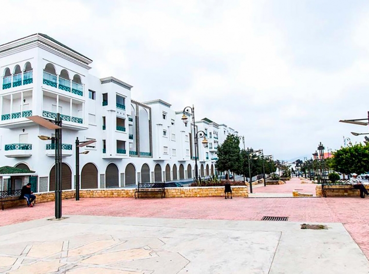 Photo extérieur nuit de la résidence Les Jardins de Marjane à Tétouan, projet signé Groupe AAFER immobilier.